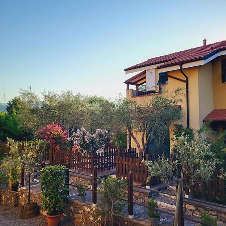 Salvia E Rosmarino - Affittacamere In Liguria Villanova d'Albenga Bagian luar foto