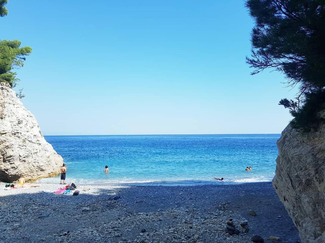 Salvia E Rosmarino - Affittacamere In Liguria Villanova d'Albenga Bagian luar foto
