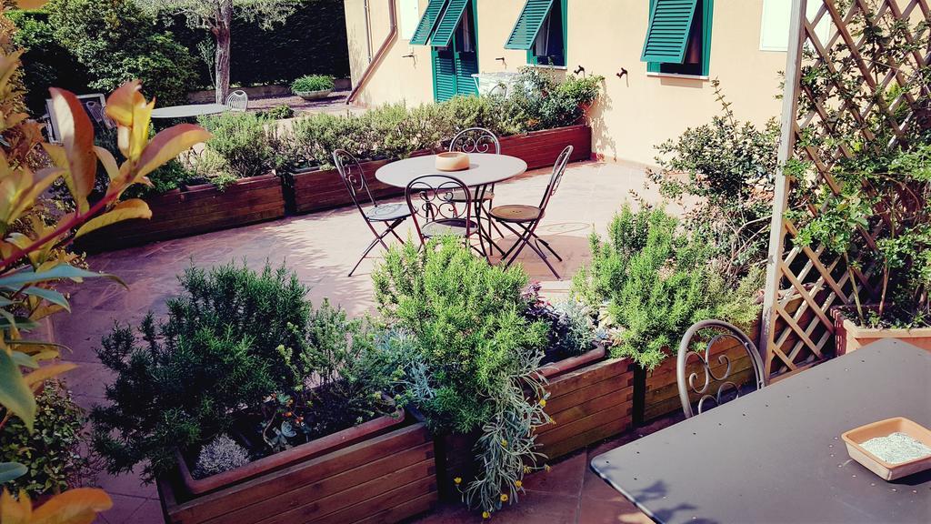 Salvia E Rosmarino - Affittacamere In Liguria Villanova d'Albenga Bagian luar foto