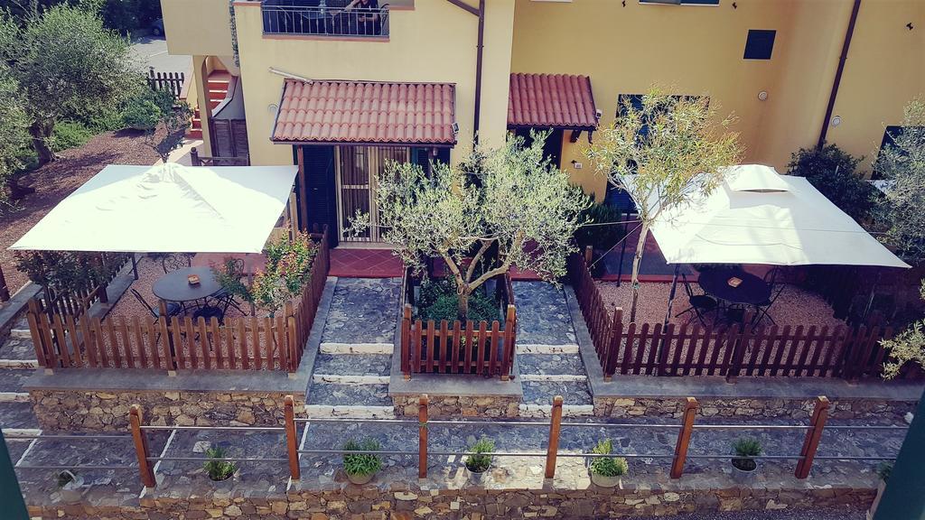 Salvia E Rosmarino - Affittacamere In Liguria Villanova d'Albenga Bagian luar foto